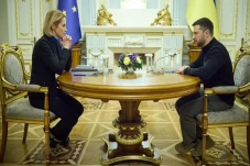 Zelensky: Ukraina Butuh...