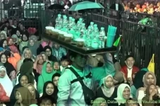 Penjual Es yang Dihina...