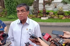 Upah Minimum 2025 Naik...