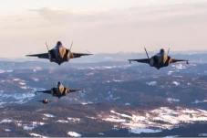 Norwegia Kerahkan Jet...