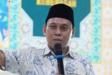 Tren Politik Identitas...