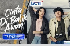 Cinta di Balik Awan:...