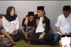 Adab Sunhaji, Dihinakan...