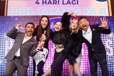 Peserta Indonesian Idol...