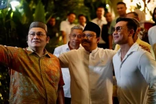 Denny Sumargo dan Farhat...