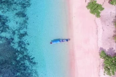 8 Pantai Terindah di...