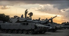 Assad Tumbang, Tentara...