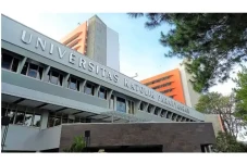 5 Universitas Terbaik...