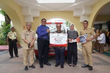 Bank Jatim Serahkan...