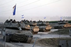Israel Caplok Dataran...