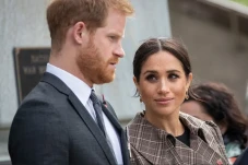 Pangeran Harry Undang...