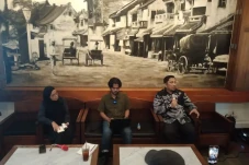 Feri Amsari Sebut Ada...