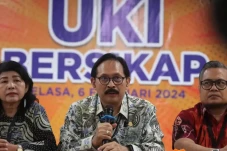 Profil dan Biodata Dhaniswara...
