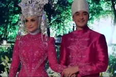 Zumi Zola dan Putri...