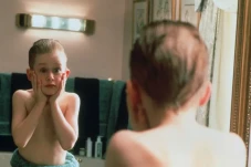 10 Film Komedi Bertema...