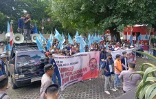 Mahasiswa Desak KPK...