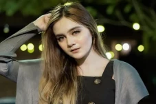 Profil Irenne Ghea,...