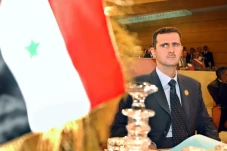 Assad Terbangkan Uang...