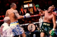 Oleksandr Usyk Menang...