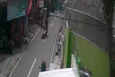 Viral! Perempuan Terseret...