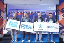 Permudah Transaksi Tanpa...
