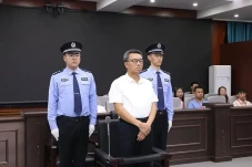 Siapa Li Jianping? Koruptor...