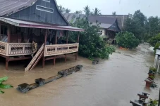 Banjir Terjang Barru,...