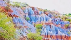 Apakah Ada Gunung Pelangi...