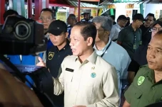 Menteri Hanif Faisol...