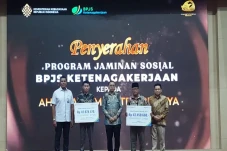 Kemenkebud Serahkan...