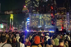 Malam Tahun Baru 2025,...