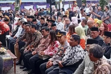 Momen Anies-Ahok Bercengkerama...