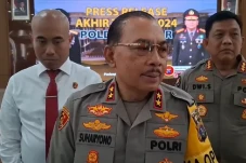 Polda Sumbar Hentikan...