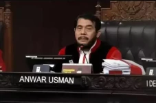 Pendidikan 2 Hakim MK...