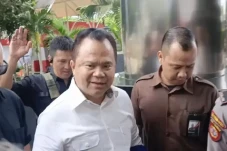 Profil Ronny Sompie,...