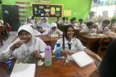 Besok Program Makan...
