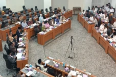 DPR-Pemerintah Resmi...