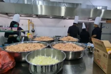 Makanan Bergizi Gratis,...