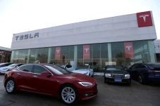 Penjualan Tesla Melempem,...