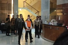 KPK Tahan Mantan Dirut...