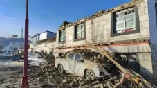 Korban Tewas Gempa Tibet...