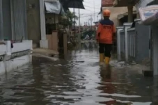Banjir Rob Terjang Tegal,...