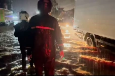 Banjir Terjang Bandarlampung,...