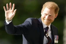 Pangeran Harry Menolak...