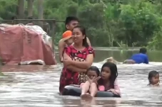 Ratusan Rumah Warga...