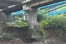 Banjir Bandang Gerus...