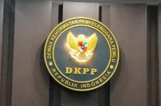 Putusan DKPP Pecat Ketua...
