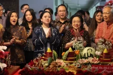 Prabowo Kirim Karangan...
