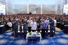 Ratas di Hambalang,...