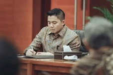 Mayor Teddy Bantu Anak...
